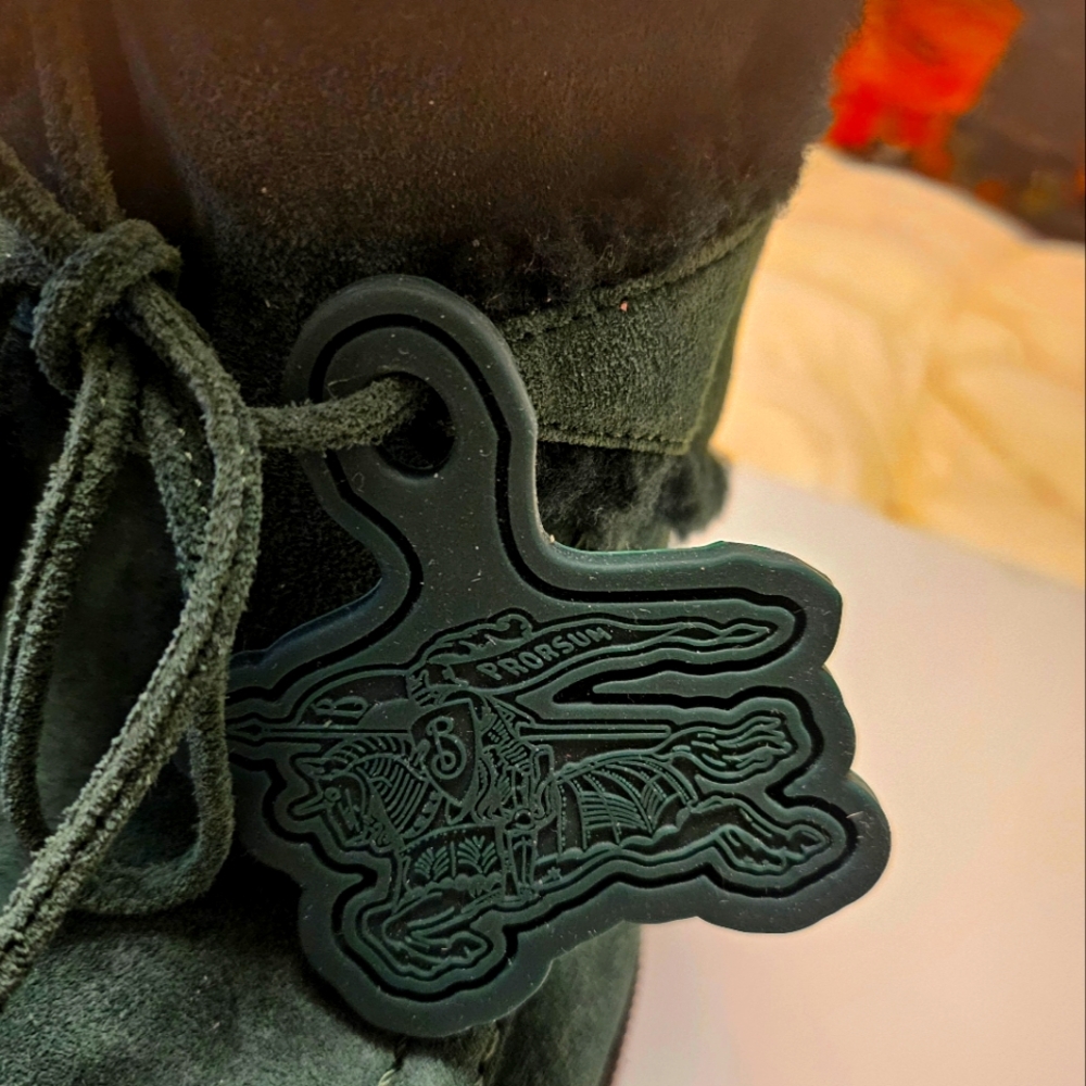 New Burberry fur Suede mules. - Picture 3 of 12
